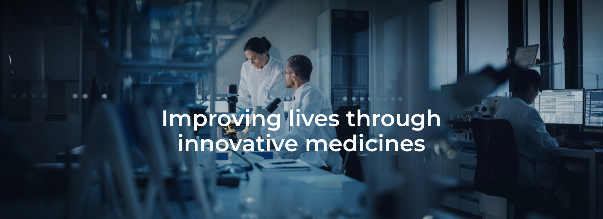 invoX Pharma campagnebeeld met medisch onderzoeksteam